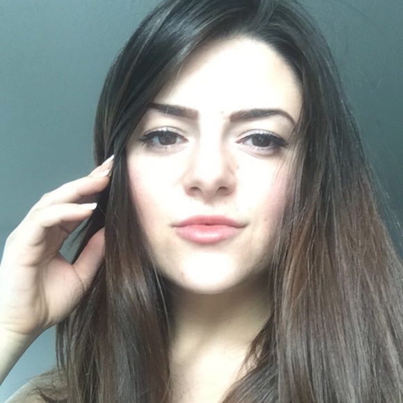 Meet your Posher, Heather - Picture 2 of 2